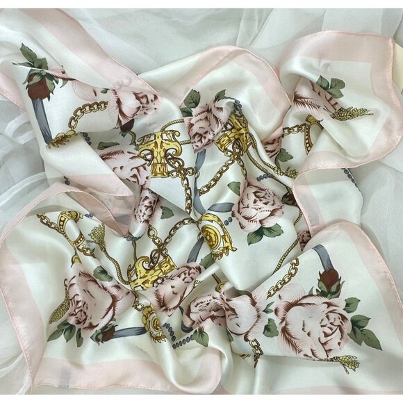 ✨✨Elegant Square Silky Scarf Bandana Retro Roses Pink Beige Versatile Soft New - Picture 5 of 6